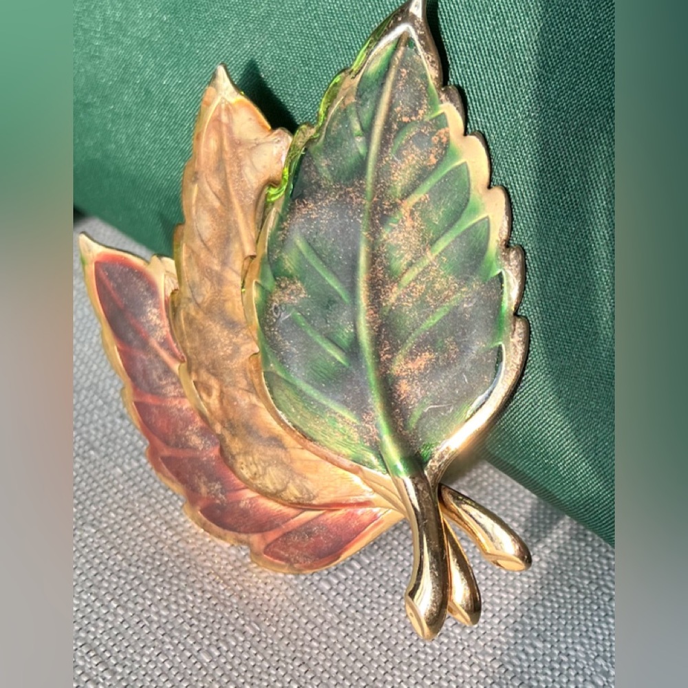 Vintage Fall Leaf Brooch Pin Colors Red,Gold & Green on a Goldtone Brass backing